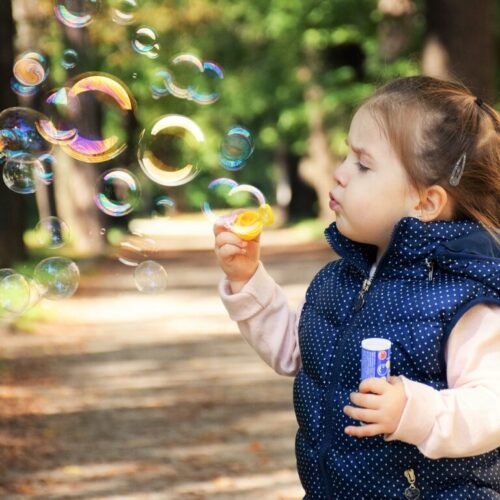 kid soap bubbles girl child fun 1241817
